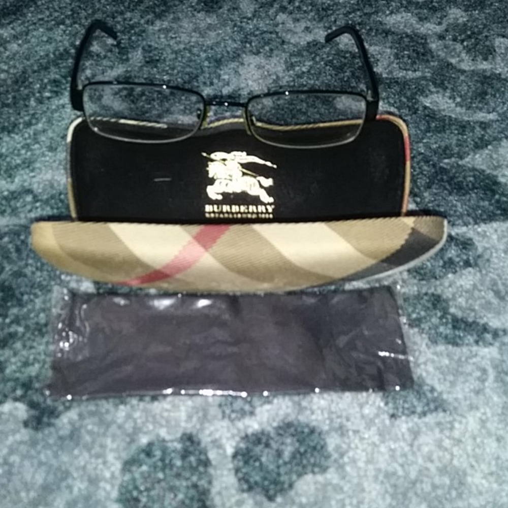 Burberry prescription frames - Picture 6 of 8
